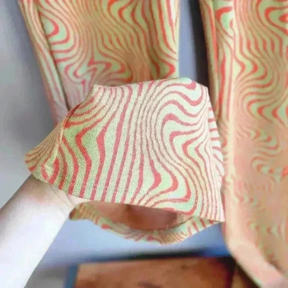 Beautiful! Pull & Bear Printed Flares - Size XS Dark Lime / Orange Color - Picture 8 of 8